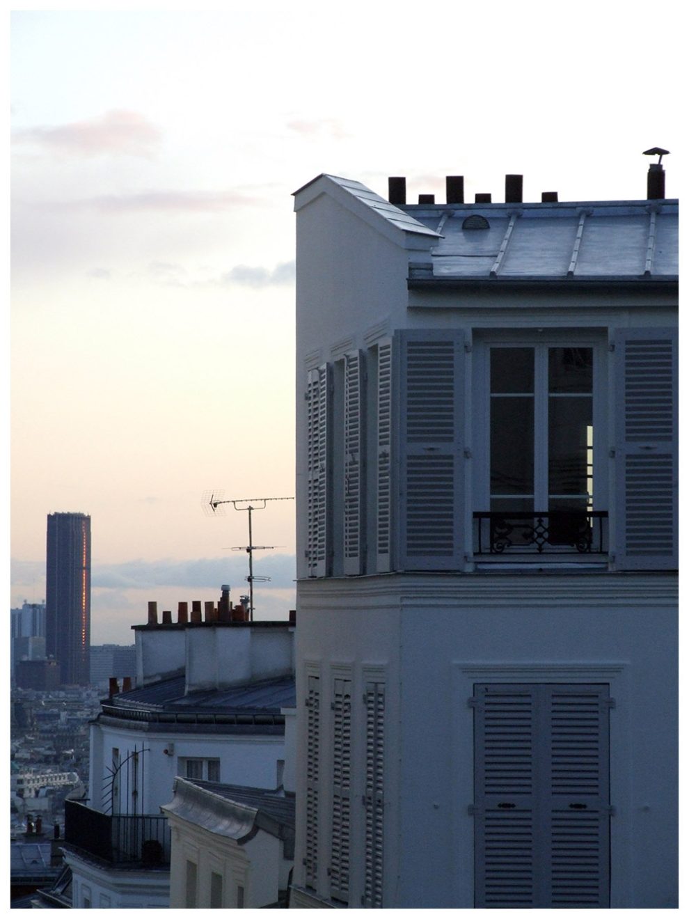 Entrebâillement de point de vue entre fenêtre