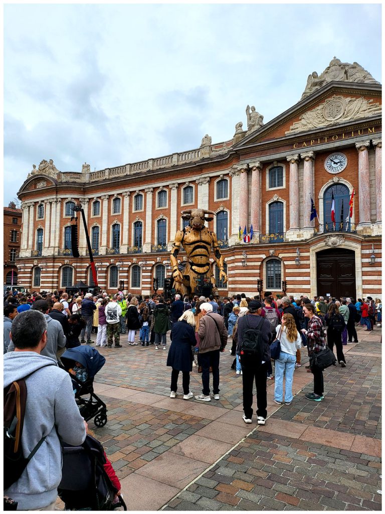 Il y a du monde à la place du marché dit donc !